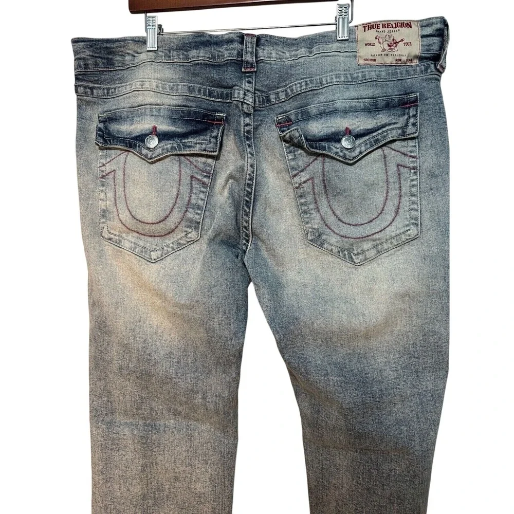 True Religion Ricky Relaxed Straight Jeans Mens 40x35 Blue Pink Stitch Distresed